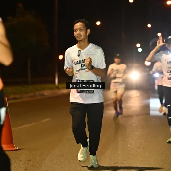 Runner Photo 7714251