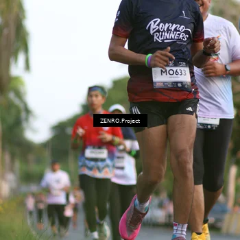 Runner Photo 7714262