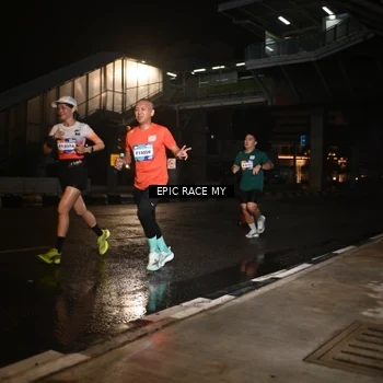 Runner Photo 7714290