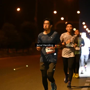 Runner Photo 7714359