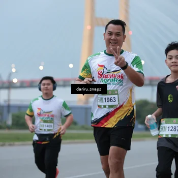 Runner Photo 7714364
