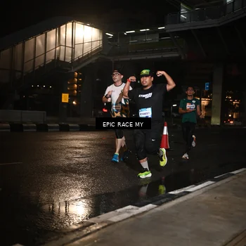 Runner Photo 7714384