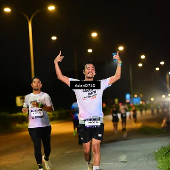 Runner Photo 7714400