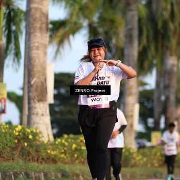 Runner Photo 7714410