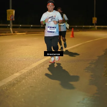 Runner Photo 7714412