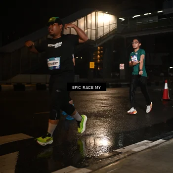 Runner Photo 7714418