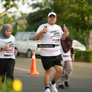 Runner Photo 7714434