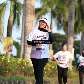 Runner Photo 7714440