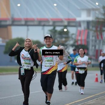 Runner Photo 7714449