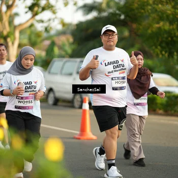 Runner Photo 7714451