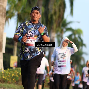 Runner Photo 7714459