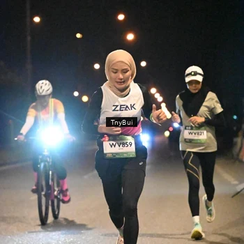 Runner Photo 7714463
