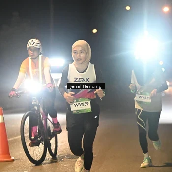 Runner Photo 7714468