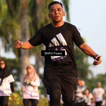 Runner Photo 7714475