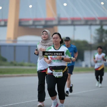 Runner Photo 7714505