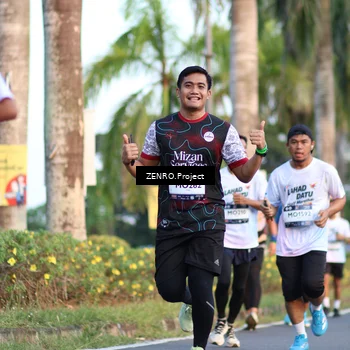 Runner Photo 7714506