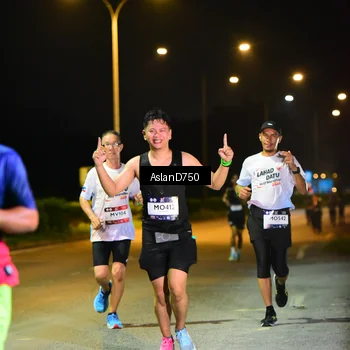 Runner Photo 7714517
