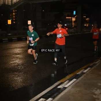 Runner Photo 7714524