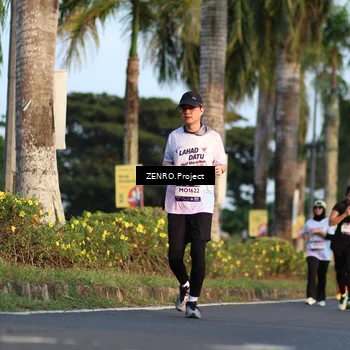 Runner Photo 7714586