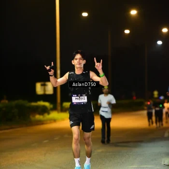 Runner Photo 7714638