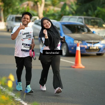 Runner Photo 7714651