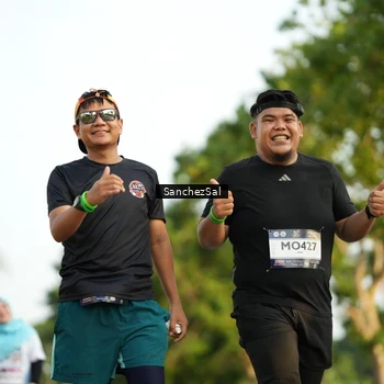 Runner Photo 7714695
