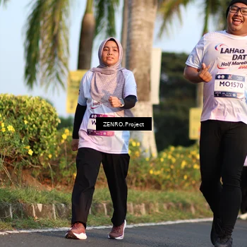 Runner Photo 7714698