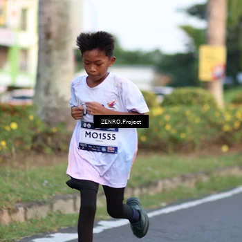Runner Photo 7714704