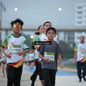Runner Photo 7714708