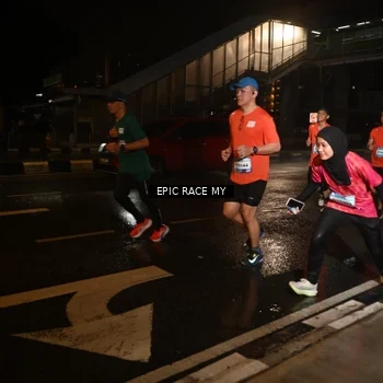Runner Photo 7714758