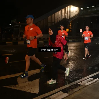 Runner Photo 7714774