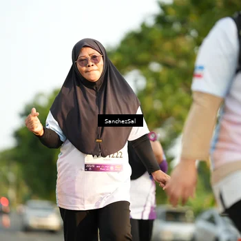 Runner Photo 7714786