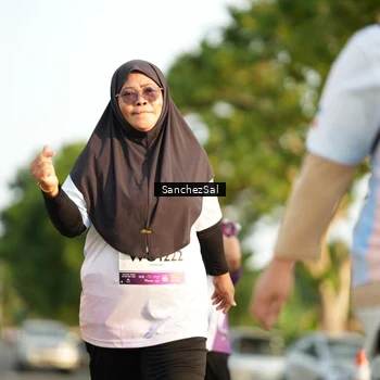 Runner Photo 7714791