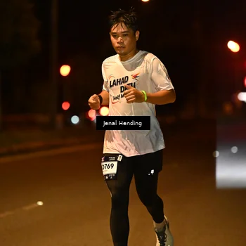 Runner Photo 7714798
