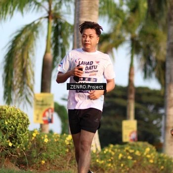 Runner Photo 7714856