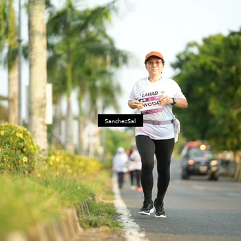 Runner Photo 7714881