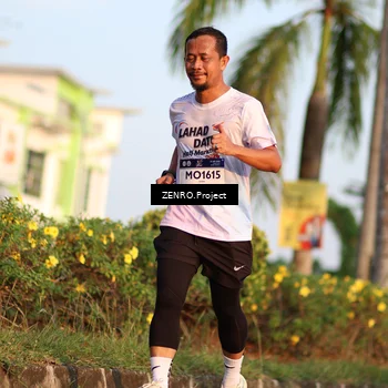 Runner Photo 7714925