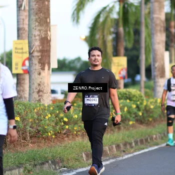 Runner Photo 7714929