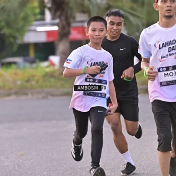 Runner Photo 7714960
