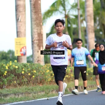 Runner Photo 7714970
