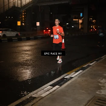 Runner Photo 7714972