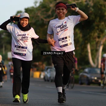 Runner Photo 7714973