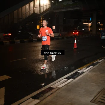 Runner Photo 7714974