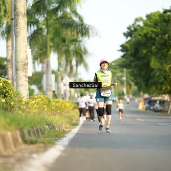 Runner Photo 7714975