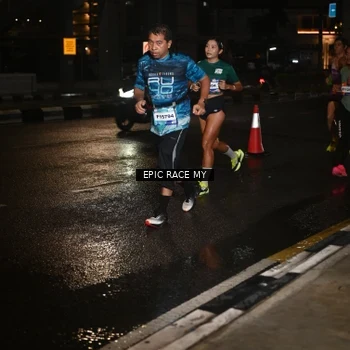 Runner Photo 7714976