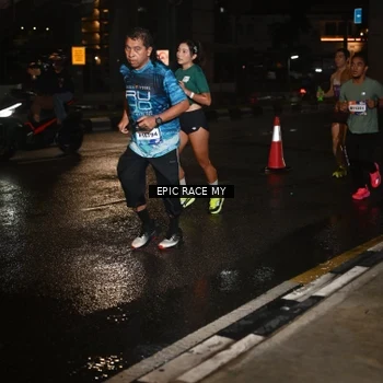 Runner Photo 7714979