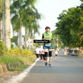 Runner Photo 7714990