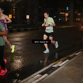 Runner Photo 7714996