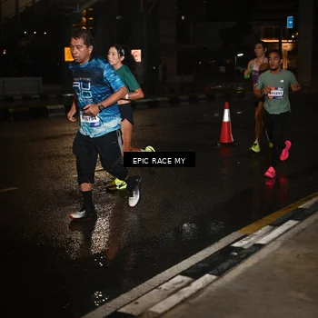 Runner Photo 7715002
