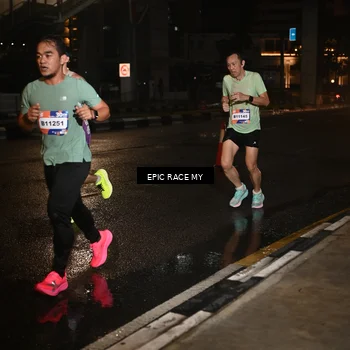 Runner Photo 7715005